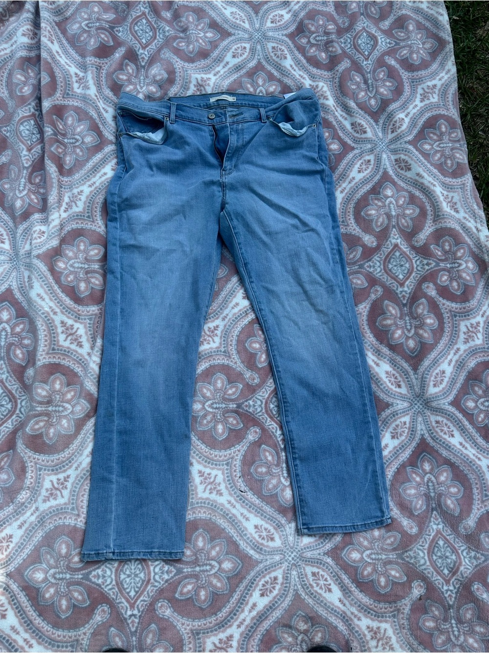Levi's Women's Skinny Jeans in Light Blue Denim